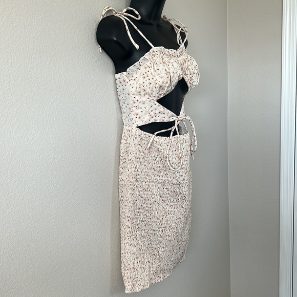 Blush BJ Cream Floral Print Cut Out Tie Smocked Mini Dress - Picture 4 of 8